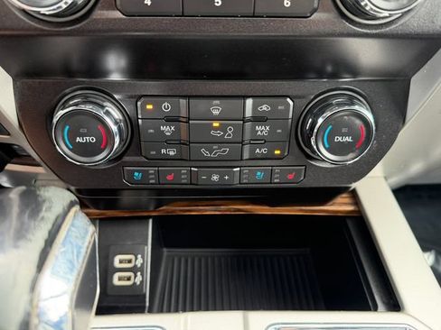 Used 2019 Ford F150 Lariat AWD/4WD image 24