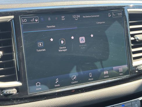 Used 2025 Chrysler Pacifica Select image 20