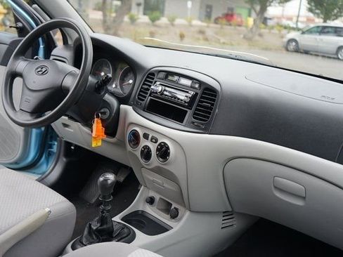 Used 2008 Hyundai Accent GS image 9