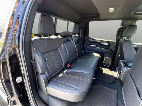 Used 2025 Chevrolet Silverado 1500 High Country w/ Midnight Edition AWD/4WD image 26
