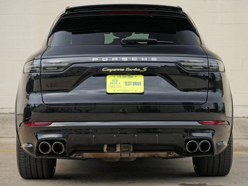 Used 2021 Porsche Cayenne Turbo S AWD/4WD image 11