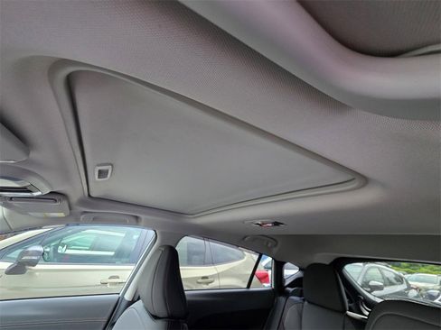 New 2025 Subaru Crosstrek 2.5i Limited w/ Popular Package #3A image 9