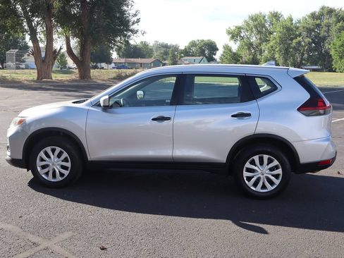 Used 2019 Nissan Rogue S AWD/4WD image 9