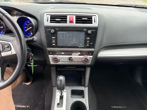 Used 2015 Subaru Legacy 2.5i Premium AWD/4WD image 20