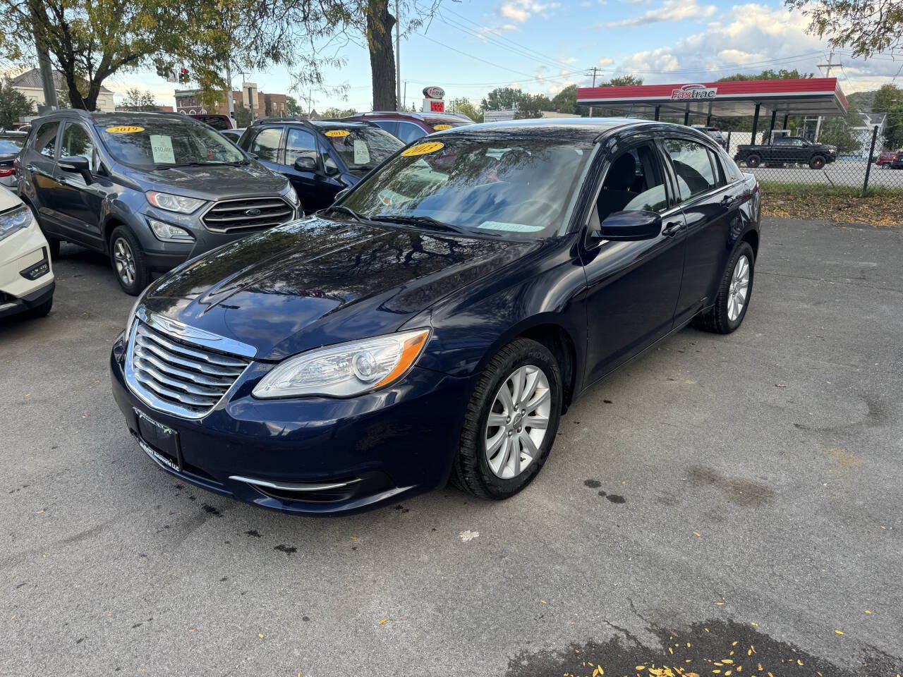 Used 2013 Chrysler 200 Touring FWD image 1