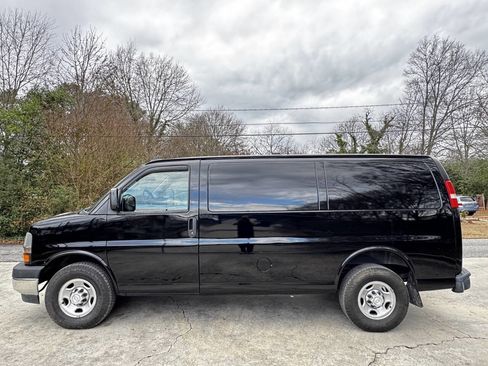Used 2019 Chevrolet Express 2500 w/ Driver Convenience Package image 5