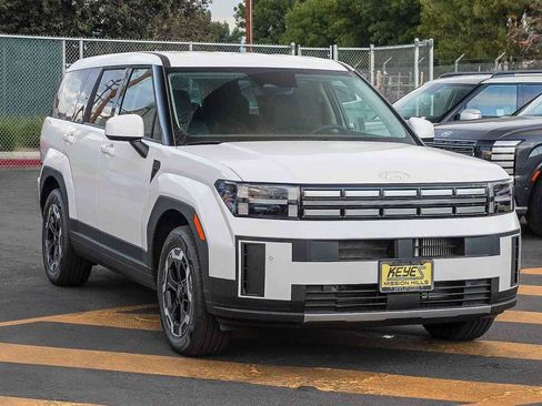 New 2026 Hyundai Santa Fe SE image 3