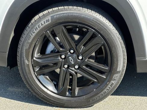 Used 2025 Chevrolet Trax ACTIV w/ Sunroof Package image 42