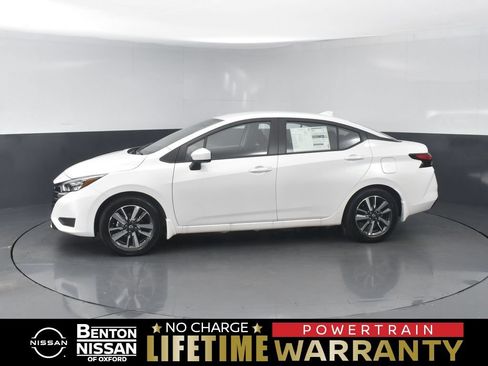 New 2025 Nissan Versa SV w/ Trunk Package FWD image 1
