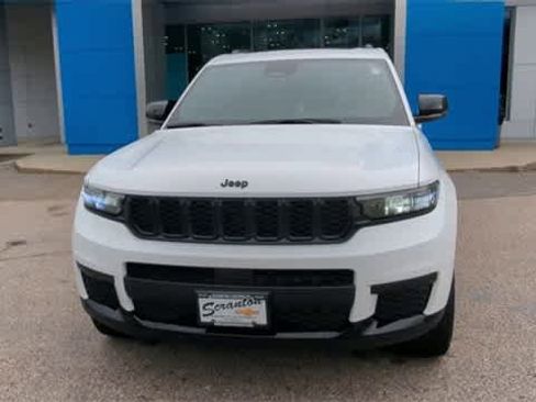 Used 2021 Jeep Grand Cherokee L Laredo image 3