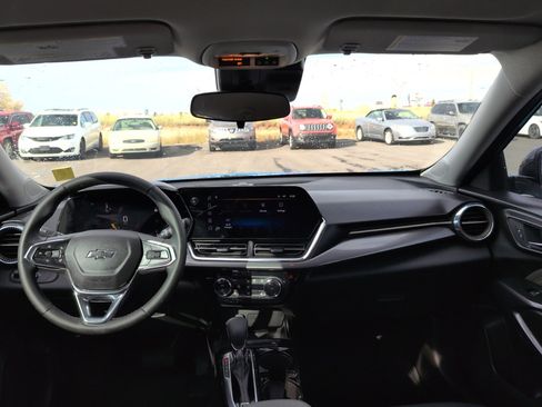 Used 2025 Chevrolet Trax ACTIV w/ Driver Confidence Package image 18