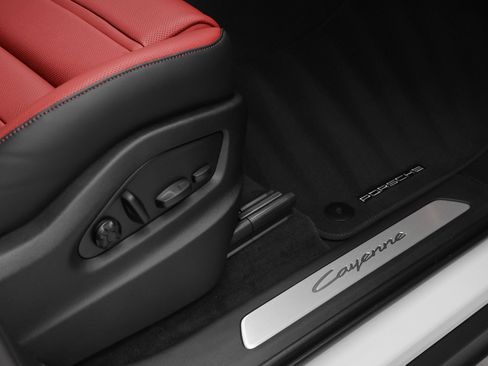 Certified 2026 Porsche Cayenne Coupe AWD/4WD image 18