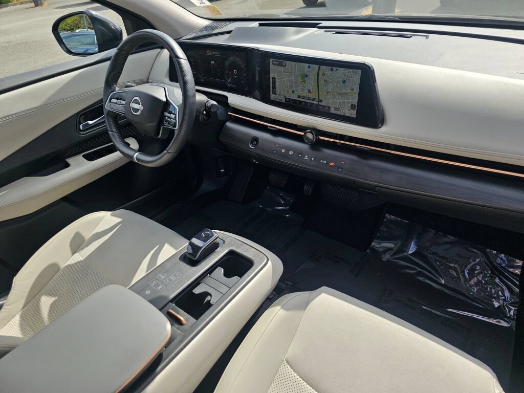 Used 2024 Nissan Ariya AWD image 31