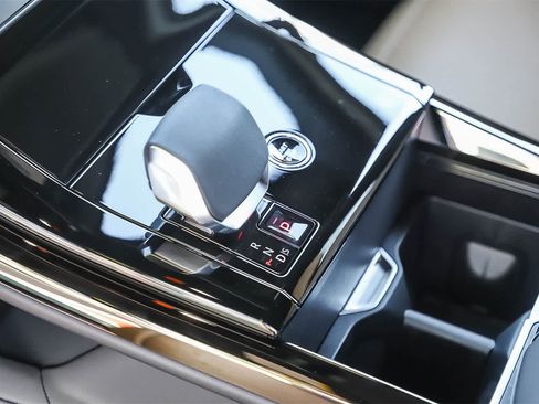 New 2026 Land Rover Range Rover Sport Dynamic SE image 19