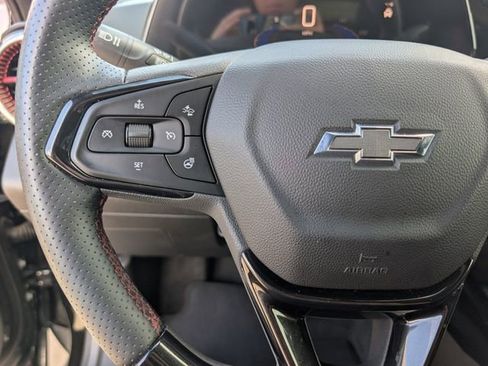 Used 2025 Chevrolet Trax RS w/ Sunroof Package FWD image 13