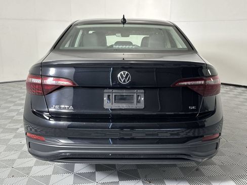 Used 2024 Volkswagen Jetta SE FWD image 7