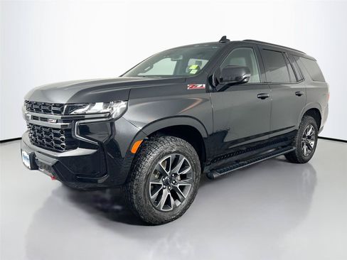 Used 2021 Chevrolet Tahoe Z71 w/ Luxury Package AWD/4WD image 2