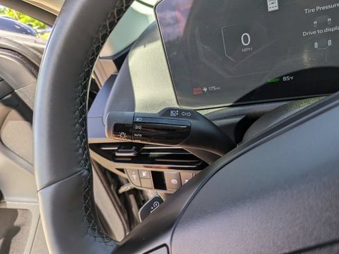 Certified 2025 Kia EV6 Light RWD image 27