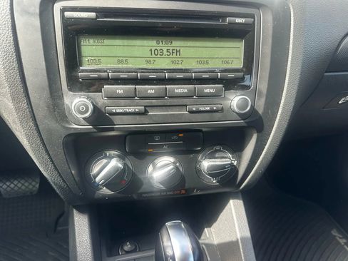 Used 2011 Volkswagen Jetta SE image 21