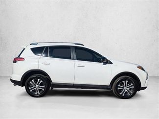 Used 2018 Toyota RAV4 LE video 4