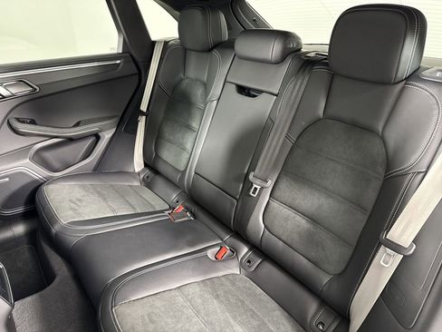 Certified 2025 Porsche Macan GTS AWD/4WD image 21