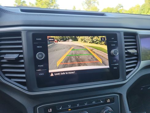 Used 2018 Volkswagen Atlas SE FWD image 18