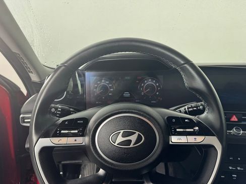 Used 2025 Hyundai Elantra SEL image 20