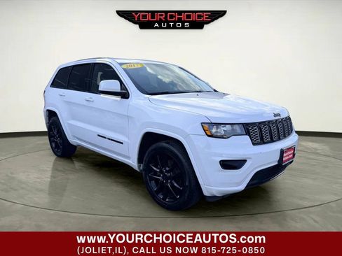 Used 2017 Jeep Grand Cherokee Altitude AWD/4WD image 9
