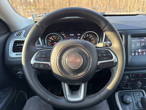 Used 2018 Jeep Compass Latitude w/ Popular Equipment Group image 19