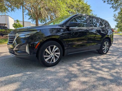 Used 2022 Chevrolet Equinox LT image 3