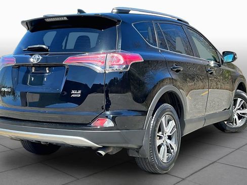 Used 2018 Toyota RAV4 XLE AWD/4WD image 13