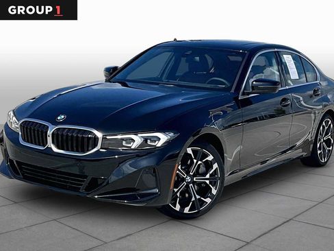 Used 2025 BMW 330i Sedan RWD image 1