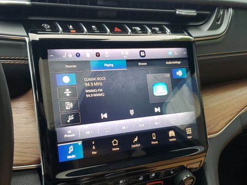 Used 2022 Jeep Grand Cherokee Summit w/ Luxury Tech Group V AWD/4WD image 23