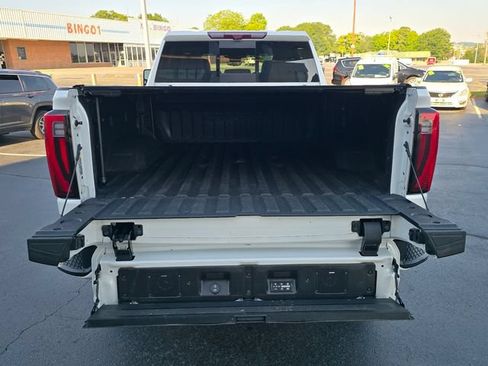 Used 2024 GMC Sierra 2500 Denali Ultimate AWD/4WD image 15
