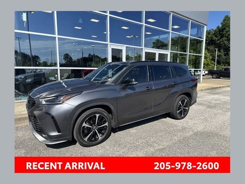 Used 2021 Toyota Highlander XSE AWD/4WD image 1