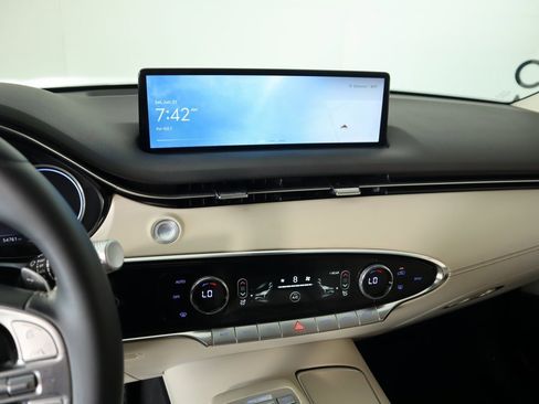 Used 2024 Genesis GV70 2.5T image 5