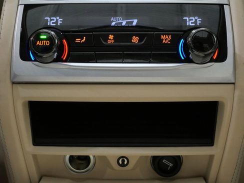 Used 2019 BMW 750i xDrive w/ Executive Package image 28