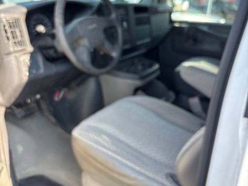 Used 2003 GMC Savana 2500 Extended Passenger w/ Sle Preferred Equipment Group RWD image 10