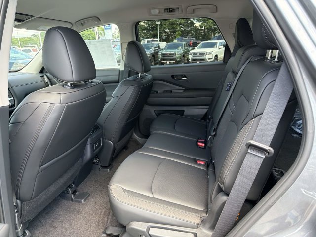 New 2026 Nissan Pathfinder SL AWD/4WD image 10