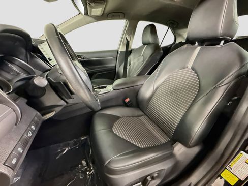 Used 2021 Toyota Camry SE FWD image 22