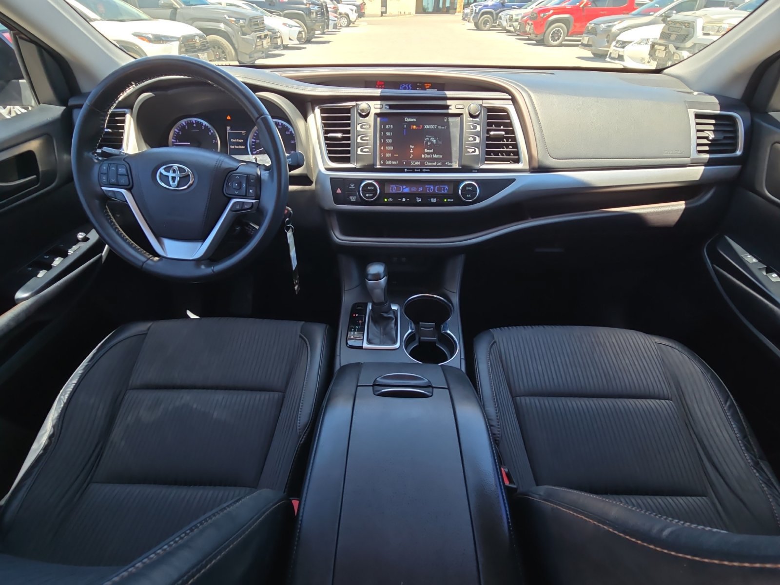 Used 2018 Toyota Highlander Plus FWD image 12