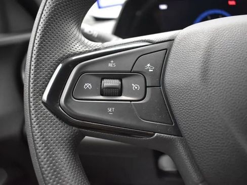 Used 2025 Chevrolet Trax LT image 24