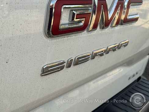 Used 2025 GMC Sierra 1500 SLE image 9
