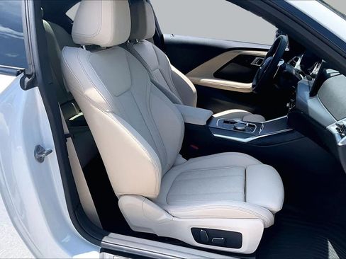 Used 2026 BMW 230i Coupe w/ Premium Package RWD image 8