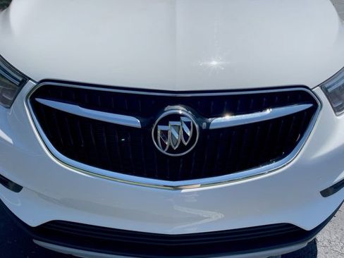 Used 2018 Buick Encore Essence FWD image 28