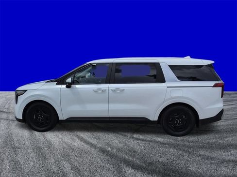 Used 2025 Kia Carnival FWD image 7