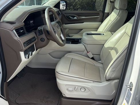 Used 2023 GMC Yukon XL Denali RWD image 13