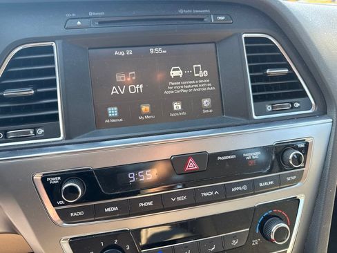 Used 2017 Hyundai Sonata SE FWD image 11