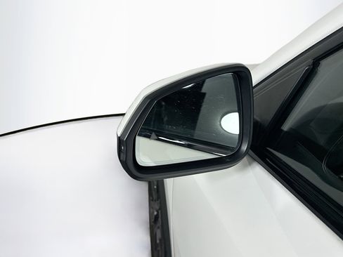 Used 2025 BMW X2 xDrive28i image 16