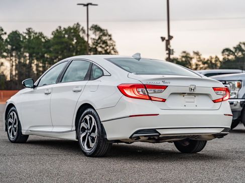 Used 2018 Honda Accord EX image 5
